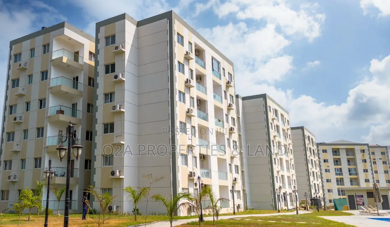 2bdrm Apartment in Sakumono, Community for sale in Sakumono