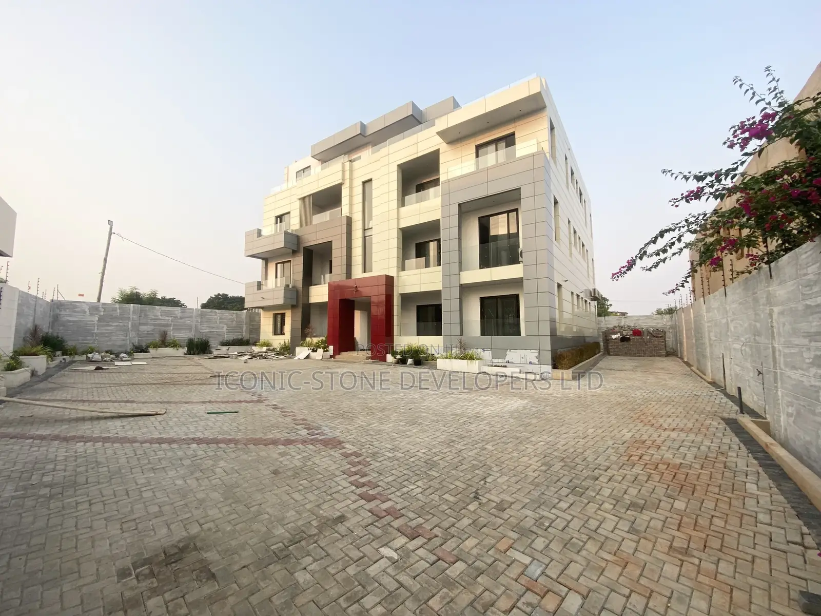 3bdrm Apartment in East Airport for sale in Airport Residential Area