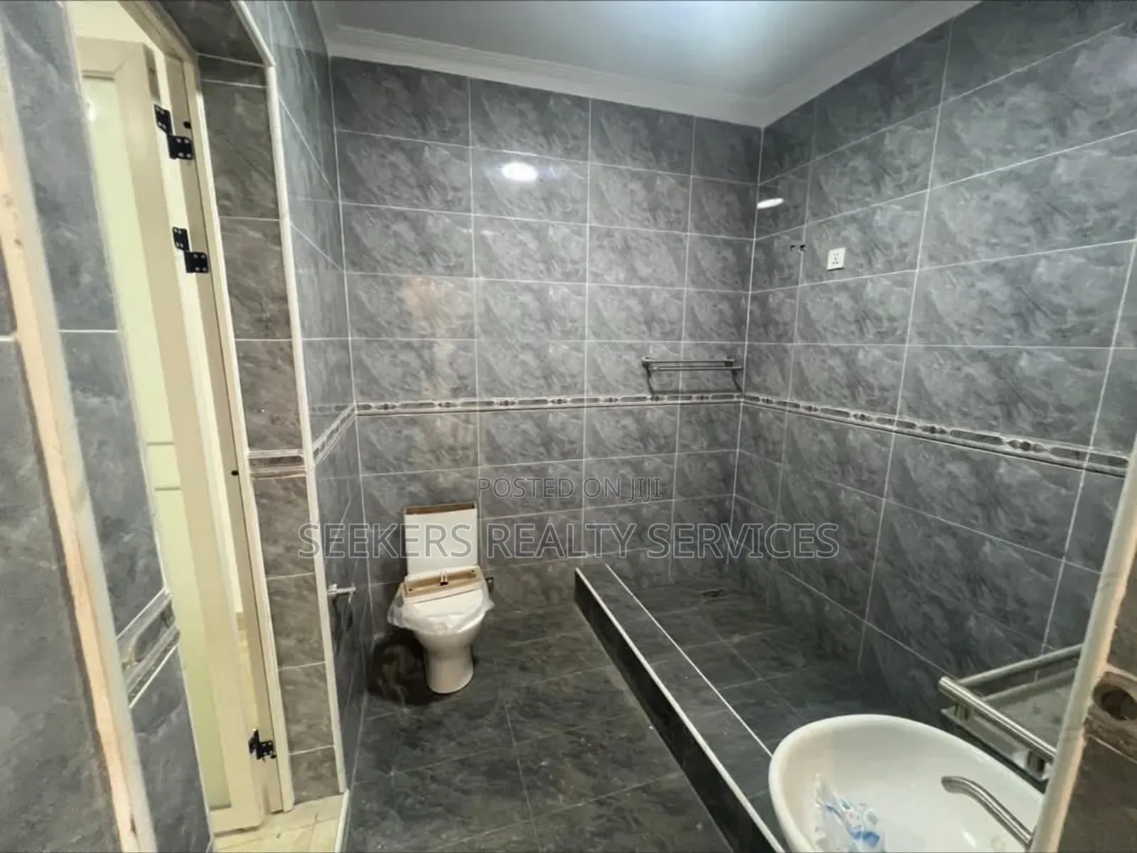 2bdrm Apartment in Seekers Realty, Abokobi for rent in Abokobi