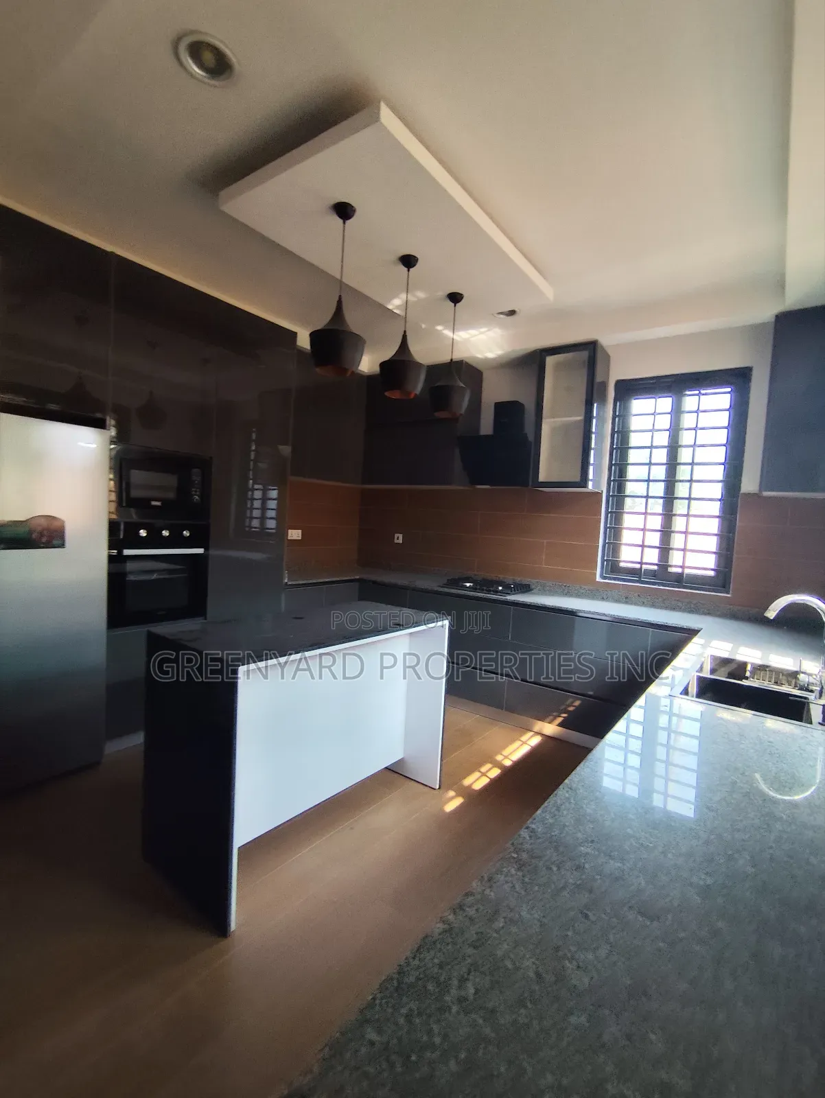 3bdrm Duplex in School Junction, Ashaley Botwe for sale in Ashaley Botwe