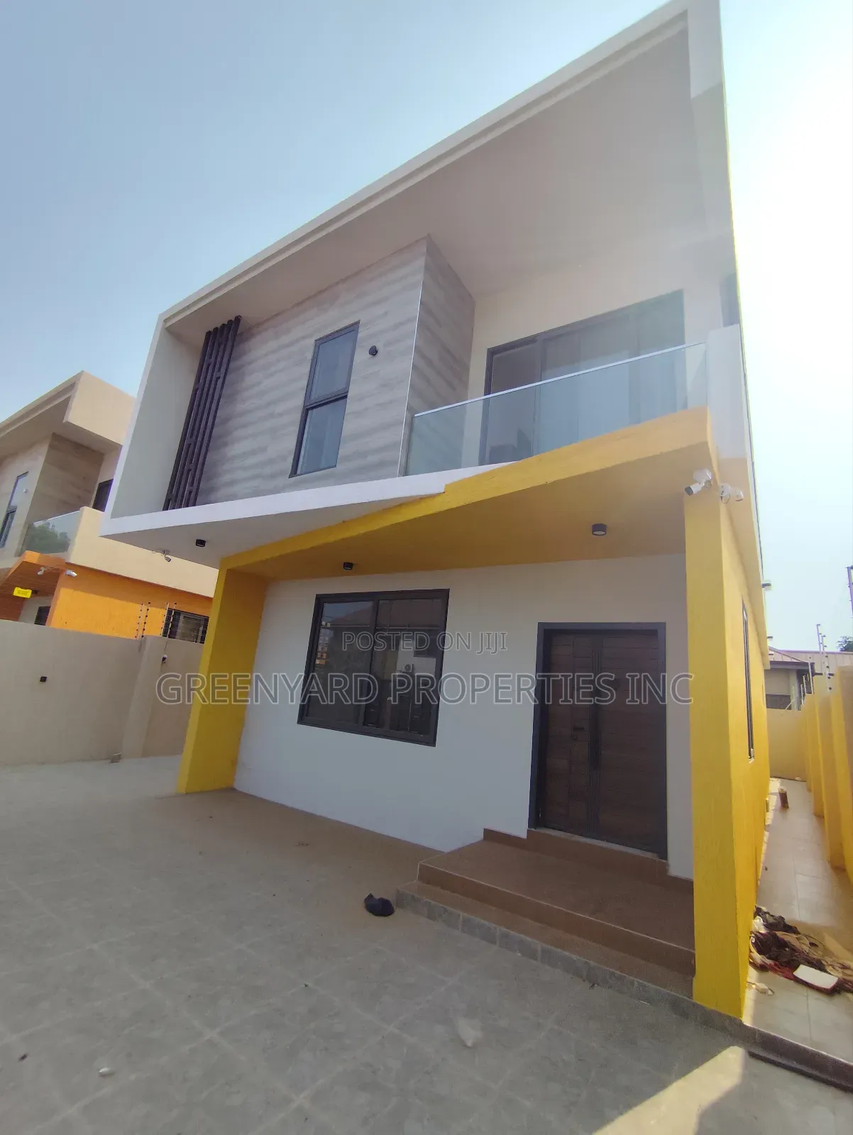 3bdrm Duplex in School Junction, Ashaley Botwe for sale in Ashaley Botwe