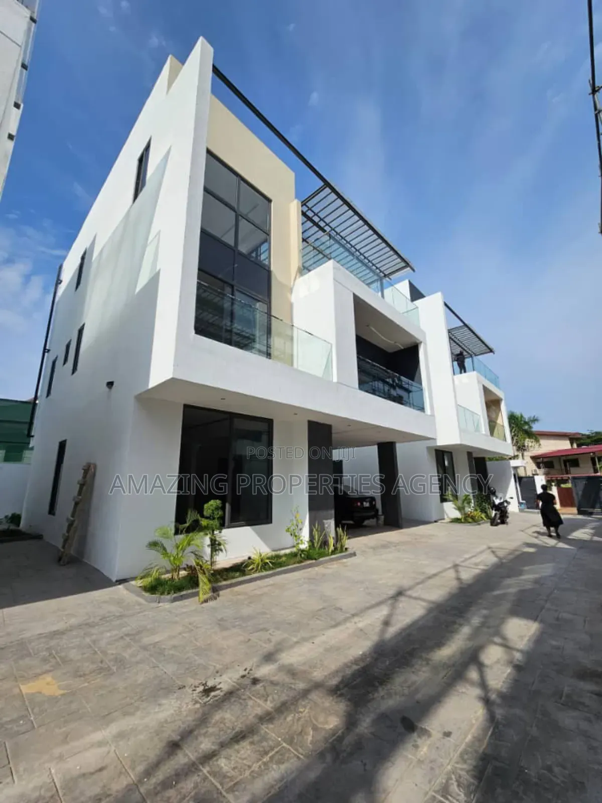 4bdrm Townhouse/Terrace in Cantonments for sale in Cantonments