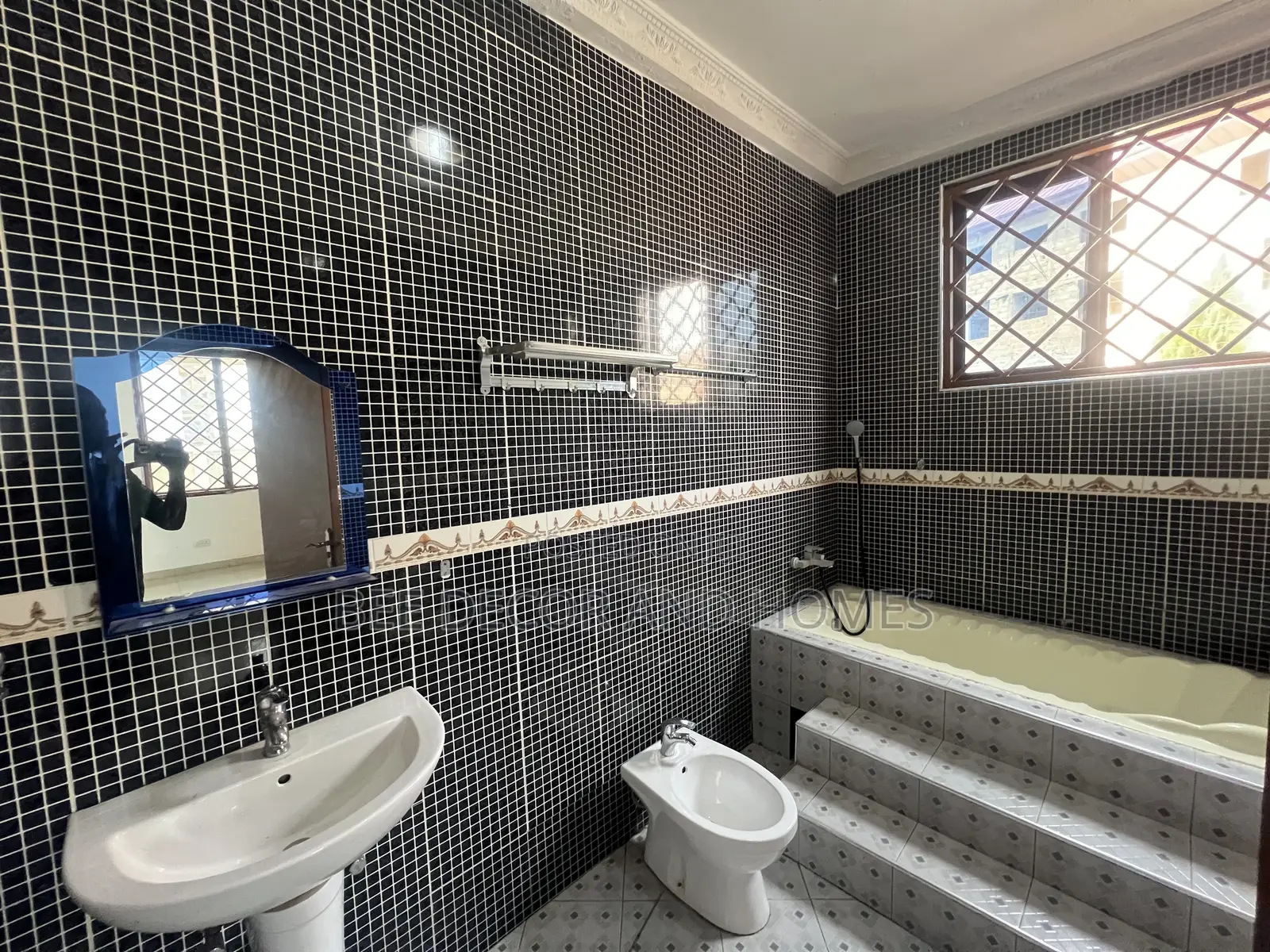 2bdrm Apartment in Bee Decor & Homes, North Legon for rent in North Legon