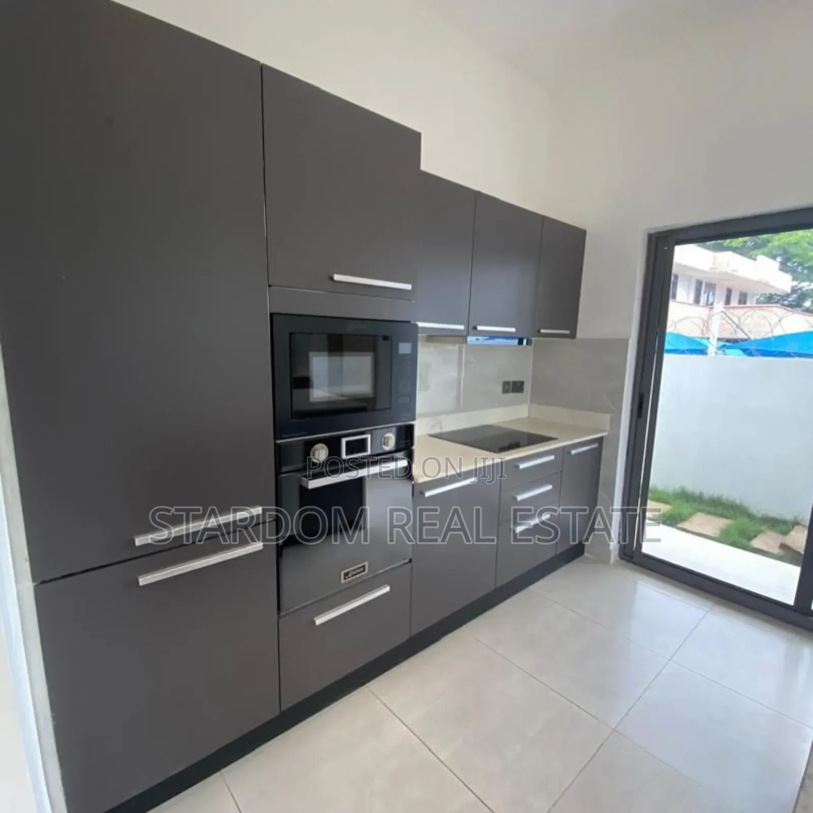 5bdrm Townhouse / Terrace in Cantonments for rent in Cantonments