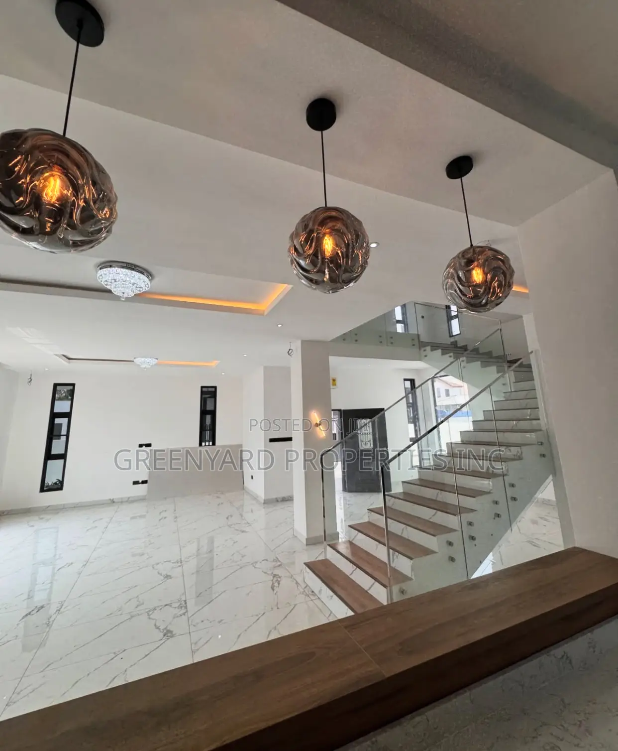 4bdrm Duplex in A&C, East Legon for sale in East Legon