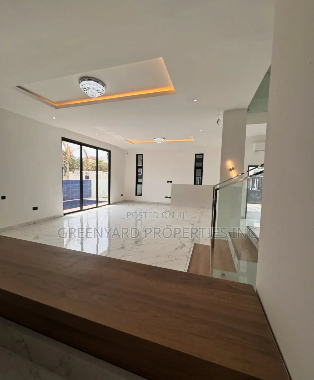 4bdrm Duplex in A&C, East Legon for sale in East Legon