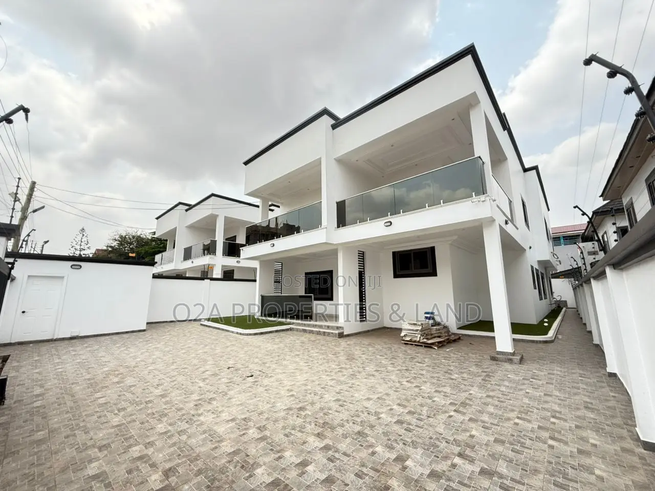 4bdrm House in East Legon, A&C Mall Area for sale in A&C Mall Area