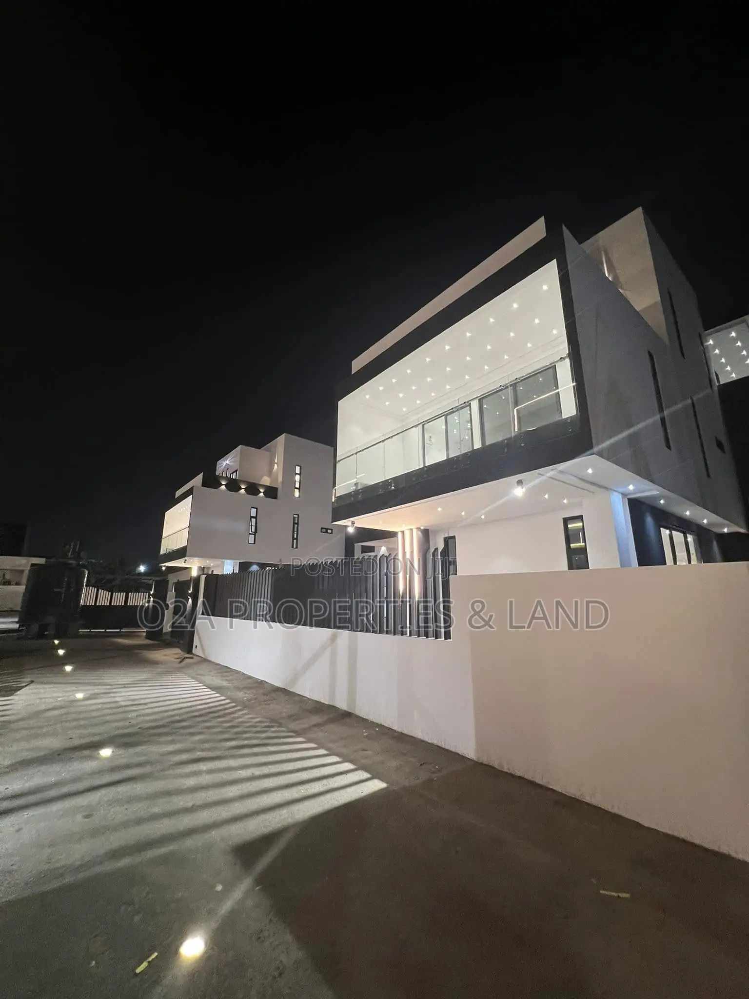 4bdrm House in East Legon, American House for sale in American House