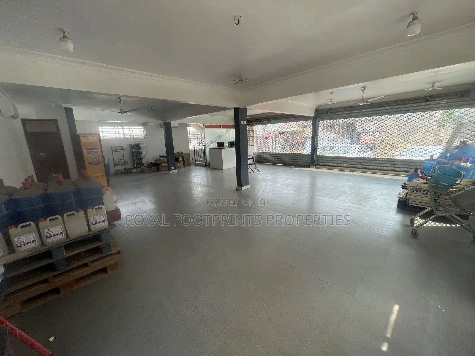 A Very Big Shop/Office Space Up for Rent in Madina