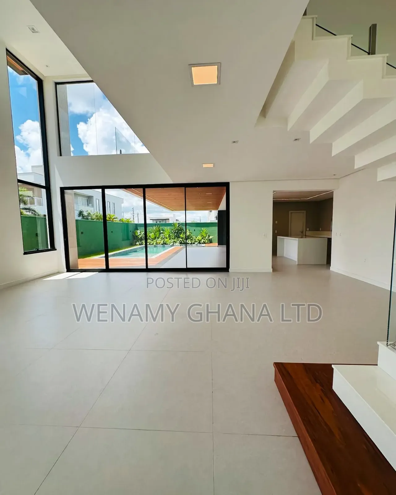 4bdrm Duplex in Accra for sale in Accra Metropolitan