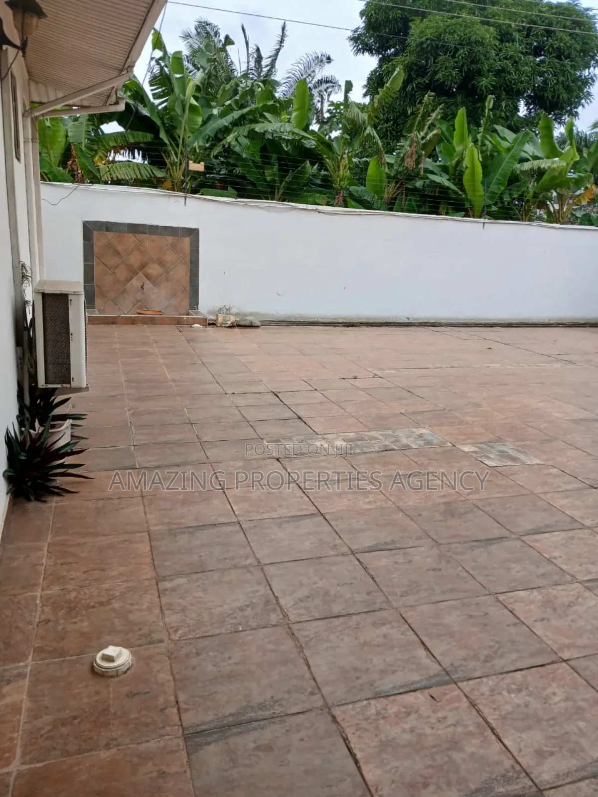 5bdrm Mansion in Dzorwulu for sale in Dzorwulu
