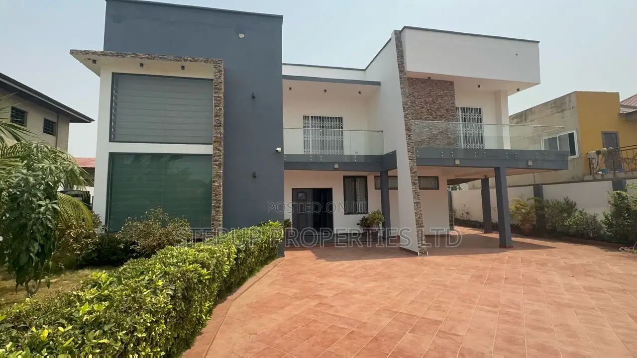 5bdrm Mansion in Lakeside, Ashaley Botwe for sale in Ashaley Botwe