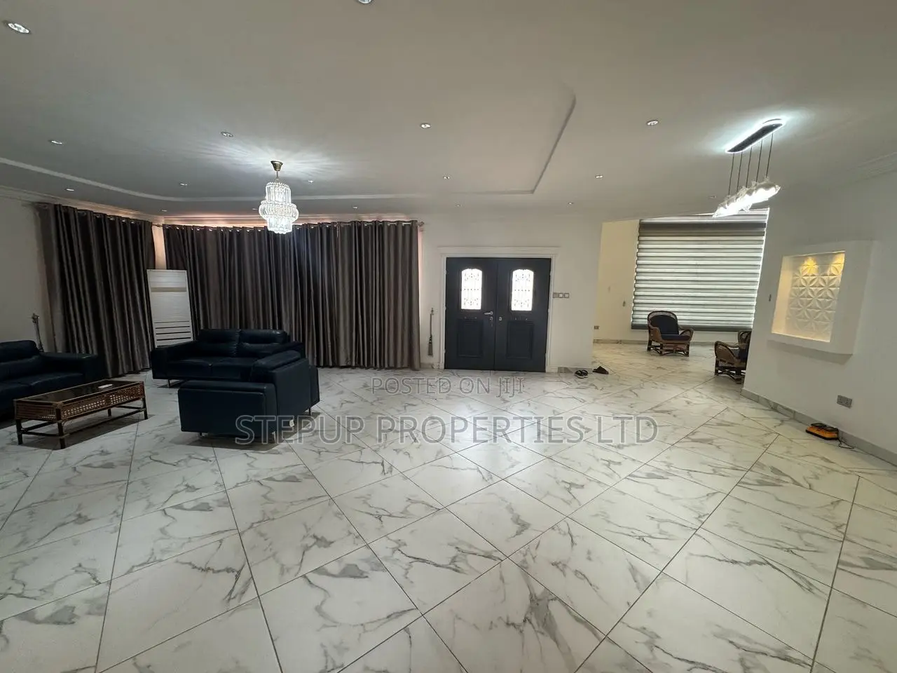 5bdrm Mansion in Lakeside, Ashaley Botwe for sale in Ashaley Botwe
