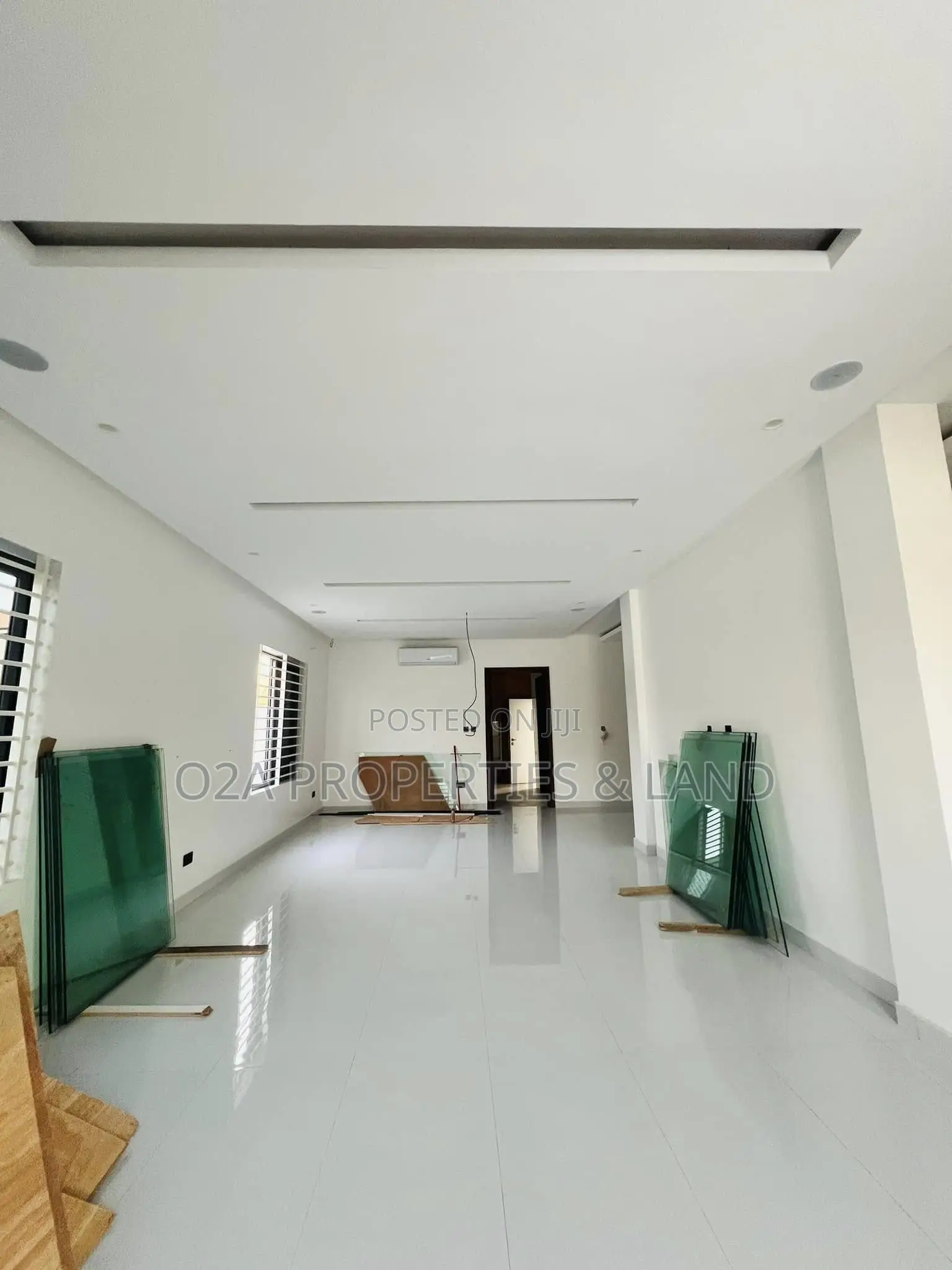 5bdrm House in East Legon, American House for sale in American House