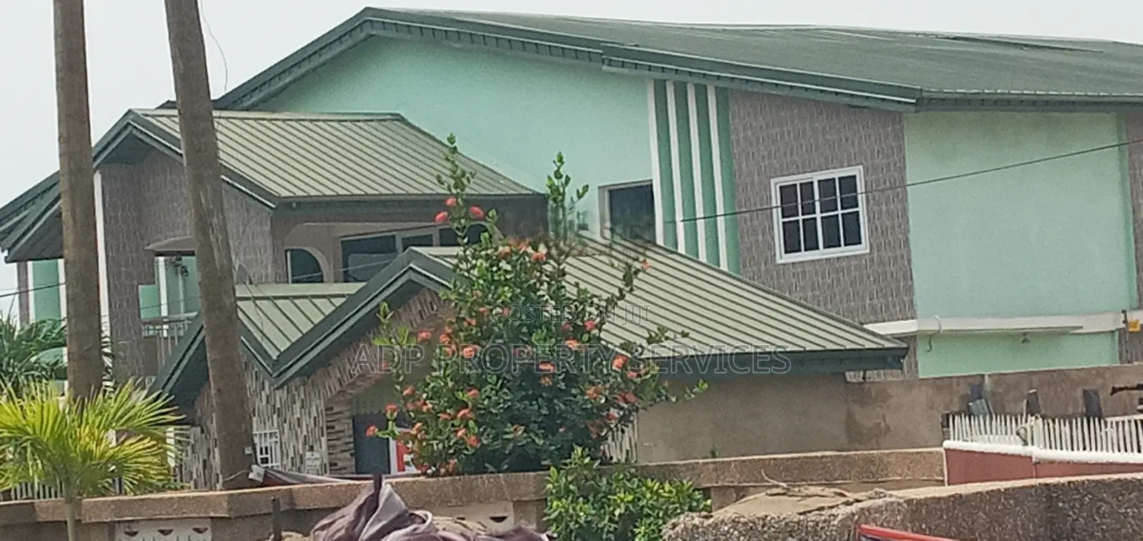 18-Bed en-Suite Commercial Property for Sale — Odorkor Tipper, Accra in Sakaman