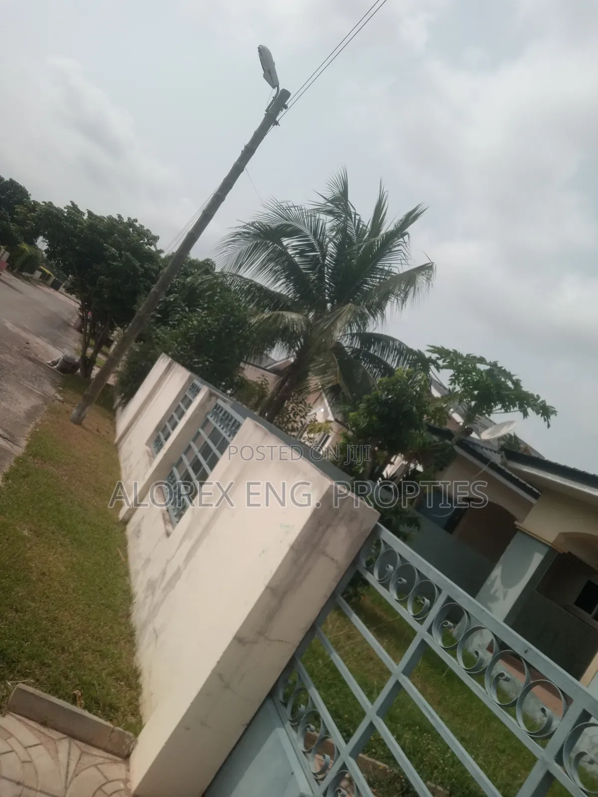 3bdrm House in Self Compound, Oyarifa for rent in Oyarifa