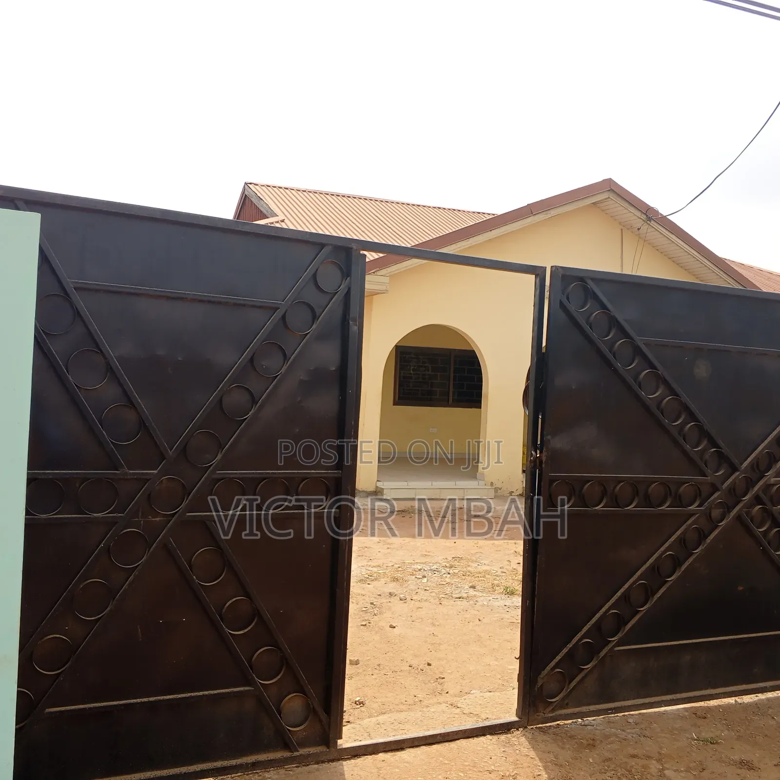 5bdrm Bungalow in Dc Properties for sale in Tema Metropolitan