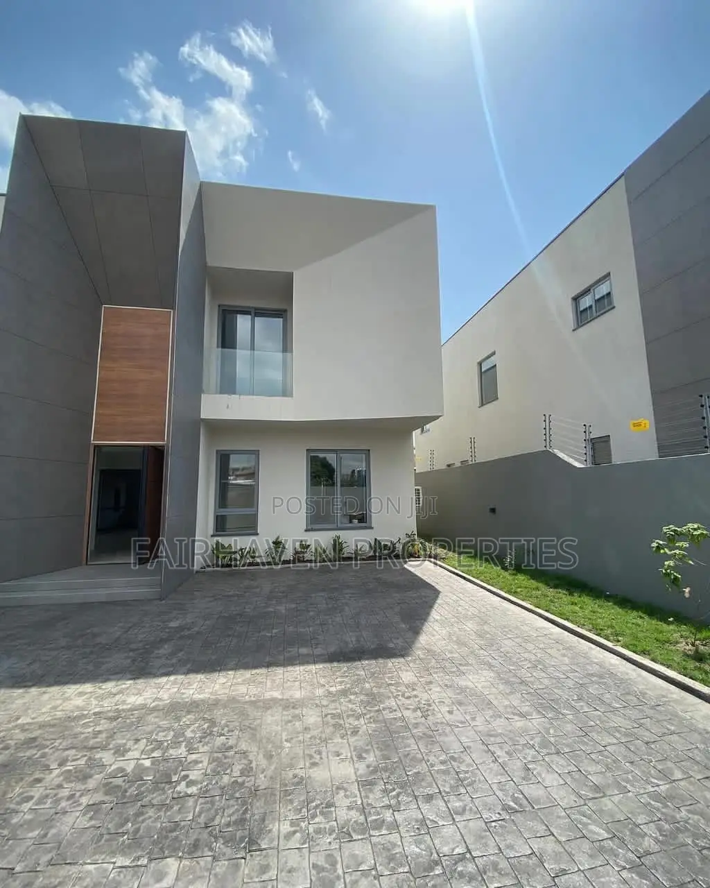 4bdrm Mansion in East Legon for sale in East Legon