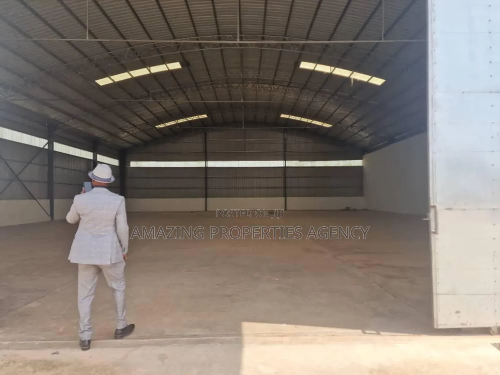 2500sqm Warehouse for Sale at Spintex in Spintex