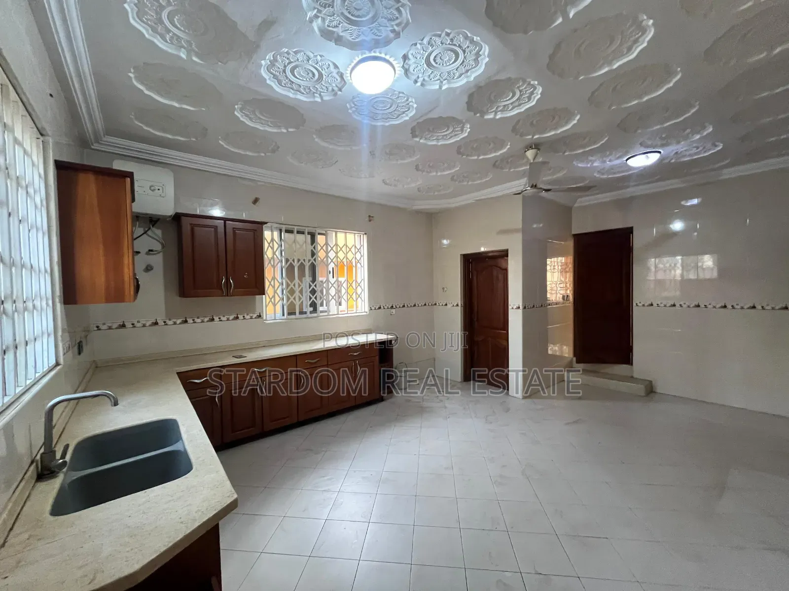 4bdrm Duplex in Adjiriganor for rent in Adjiriganor