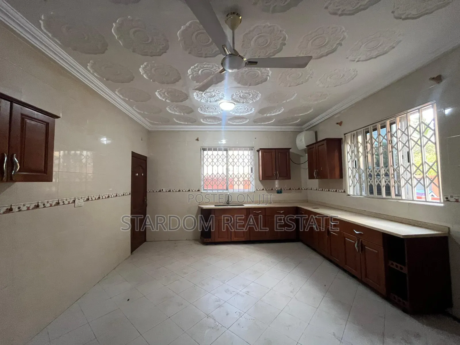 4bdrm Duplex in Adjiriganor for rent in Adjiriganor