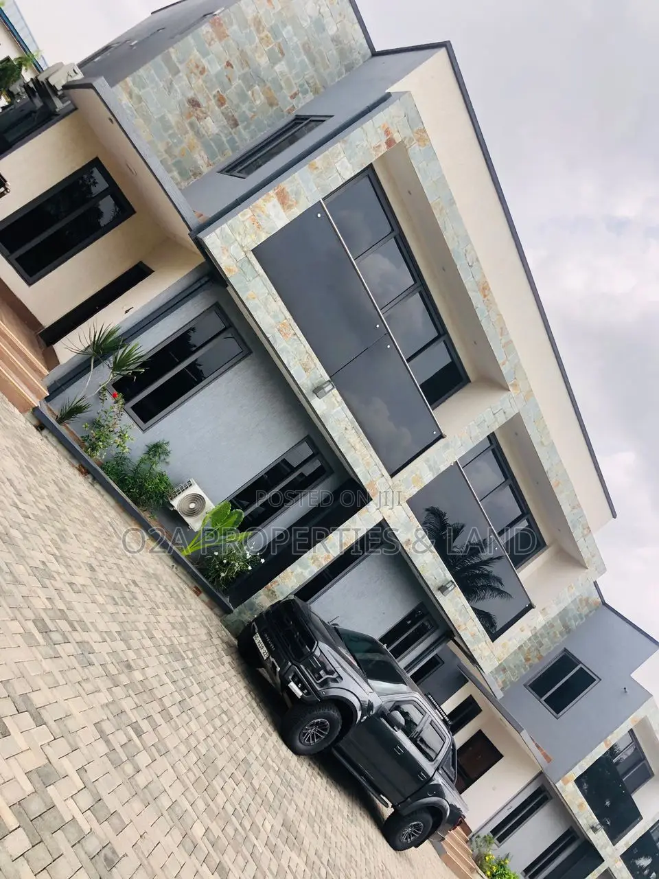 3bdrm Townhouse / Terrace in Dzorwulu for rent in Dzorwulu