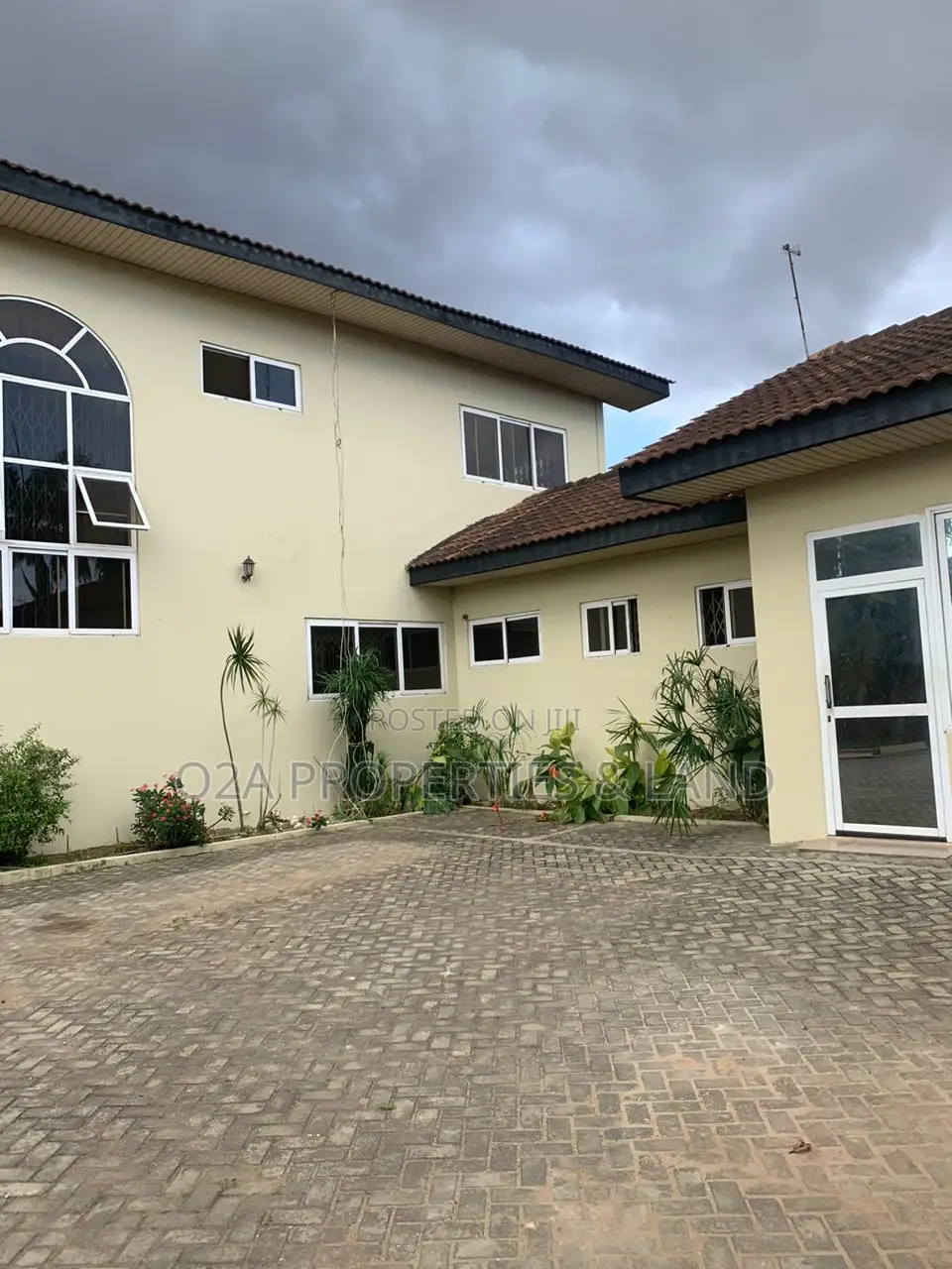 4bdrm House in East Legon American for rent in American House