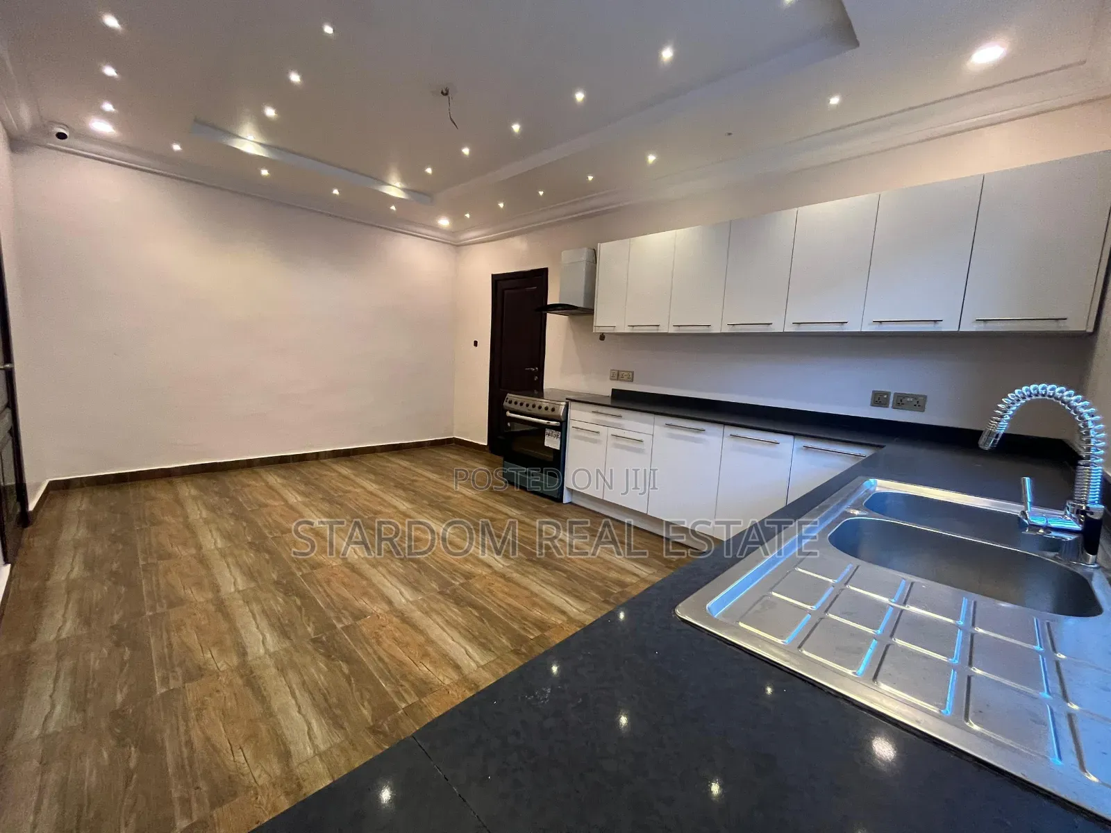 4bdrm Duplex in Adjiriganor for rent in Adjiriganor