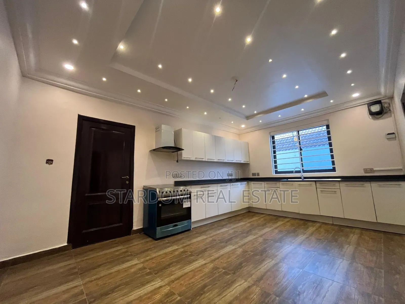 4bdrm Duplex in Adjiriganor for rent in Adjiriganor