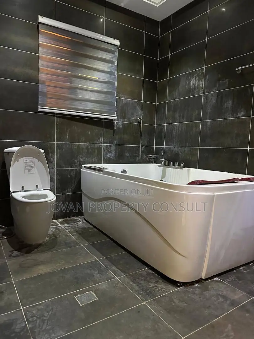 5bdrm House in Amasaman for sale in Amasaman