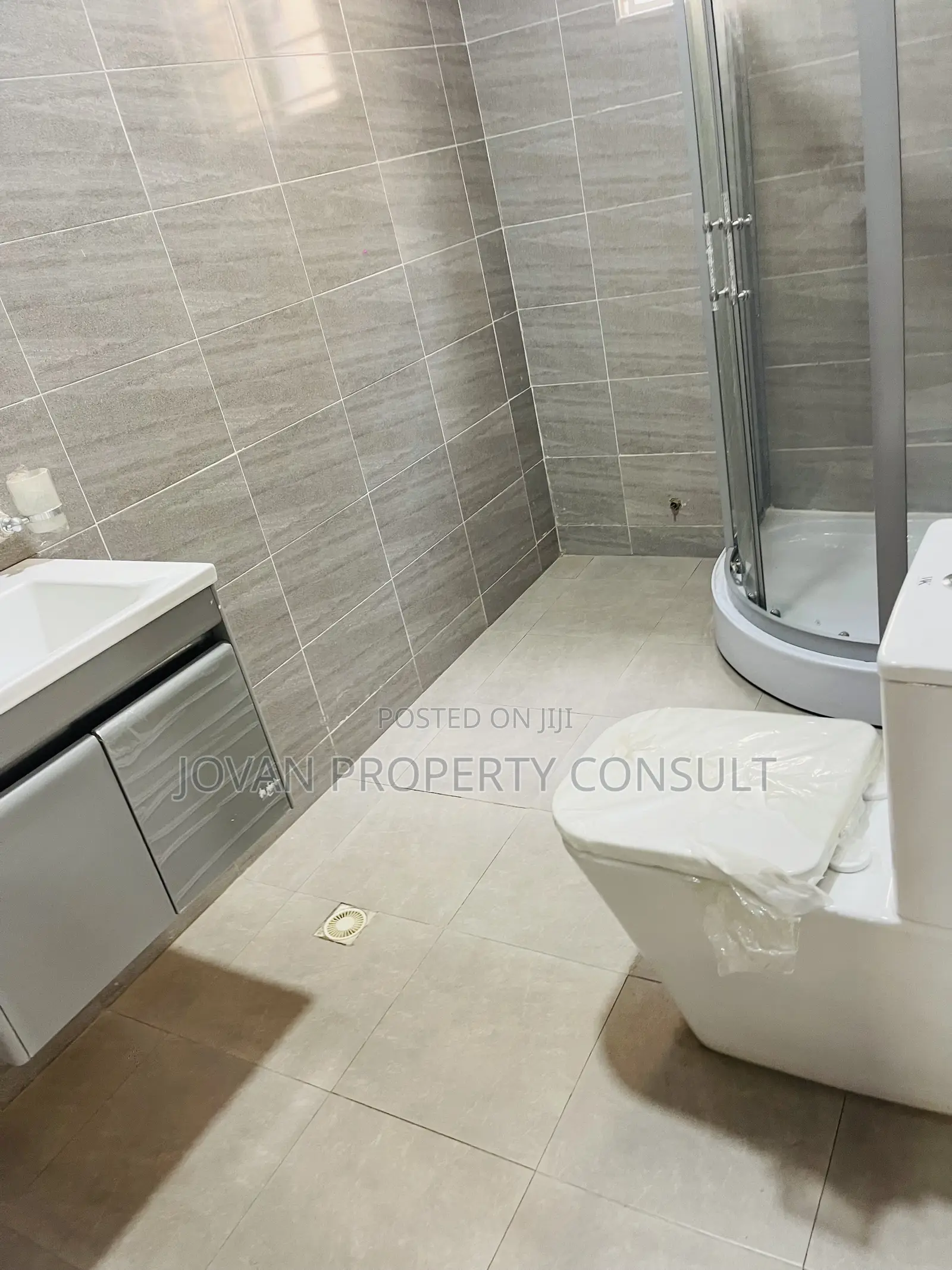 5bdrm House in Pokuase Acp for sale in Pokuase