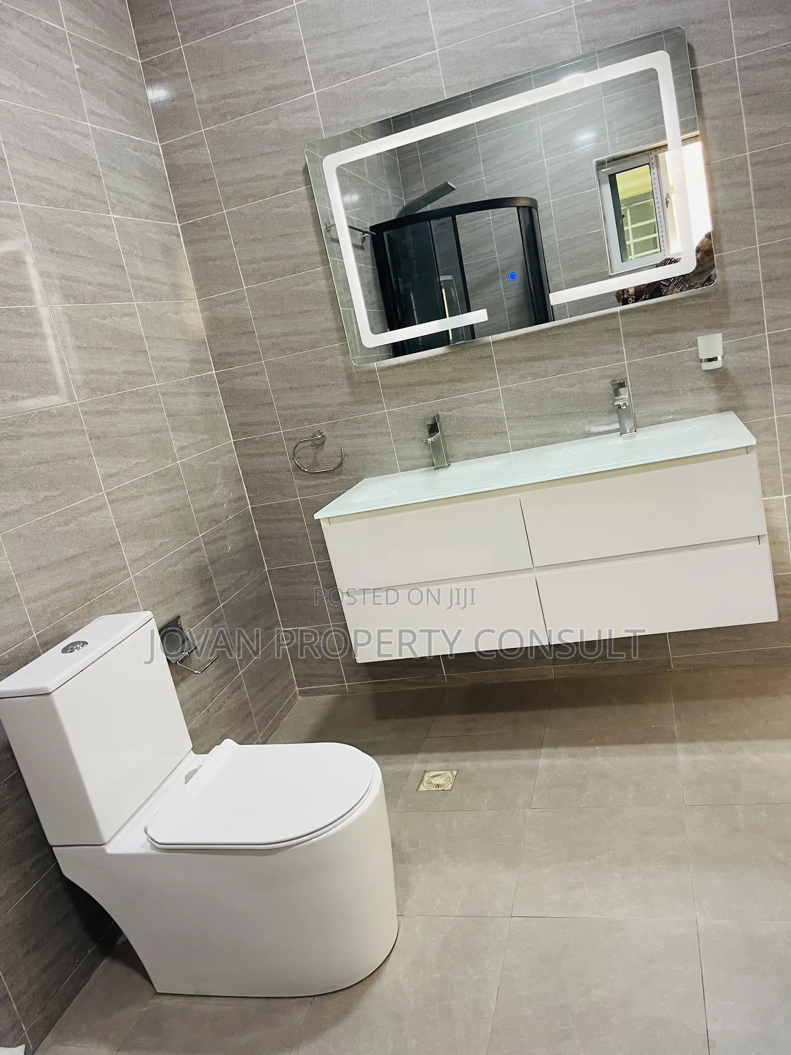 5bdrm House in Pokuase Acp for sale in Pokuase