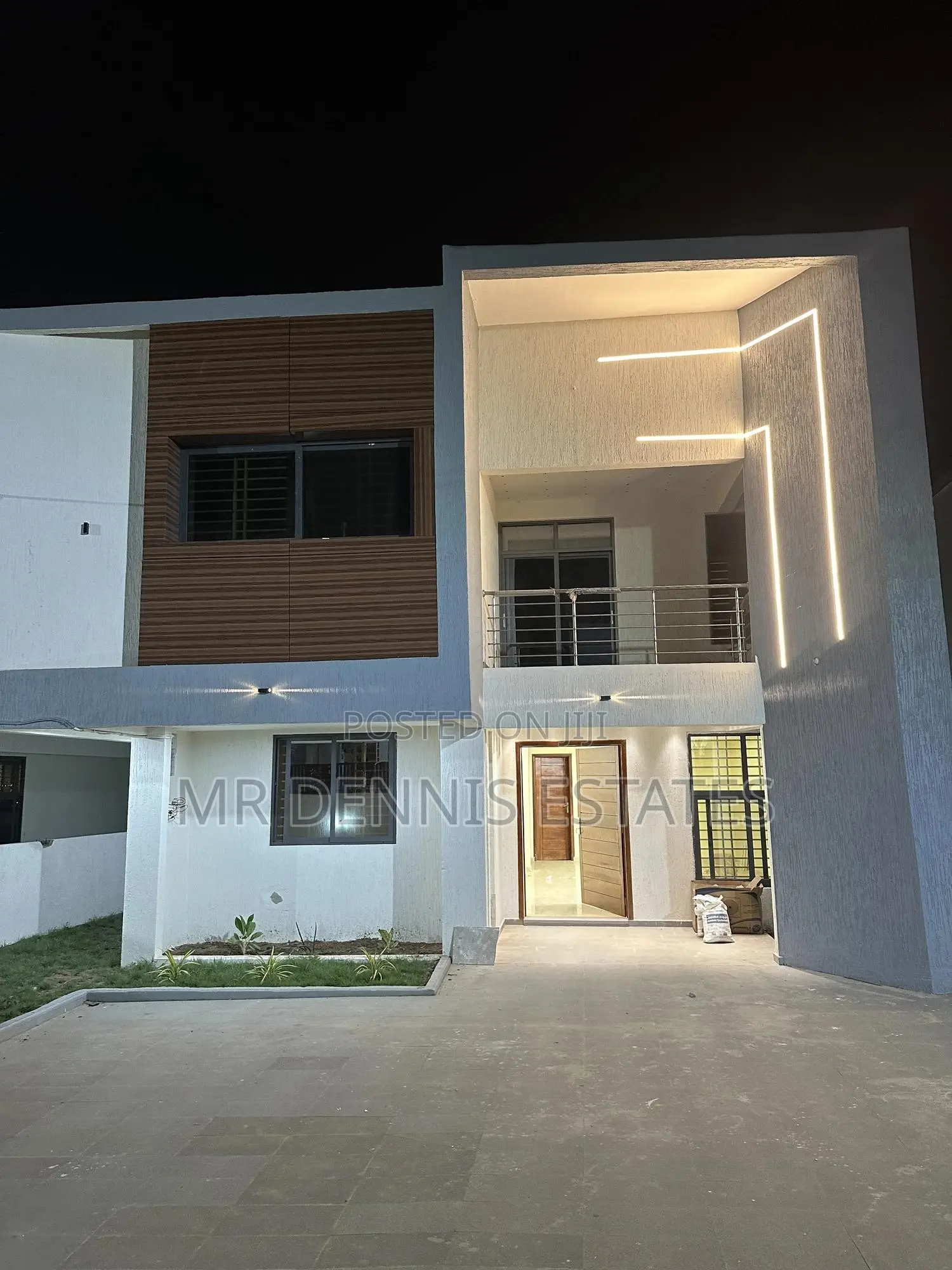 5bdrm House in Mr Dennis Estates, West Hills Mall Area for sale in West Hills Mall Area