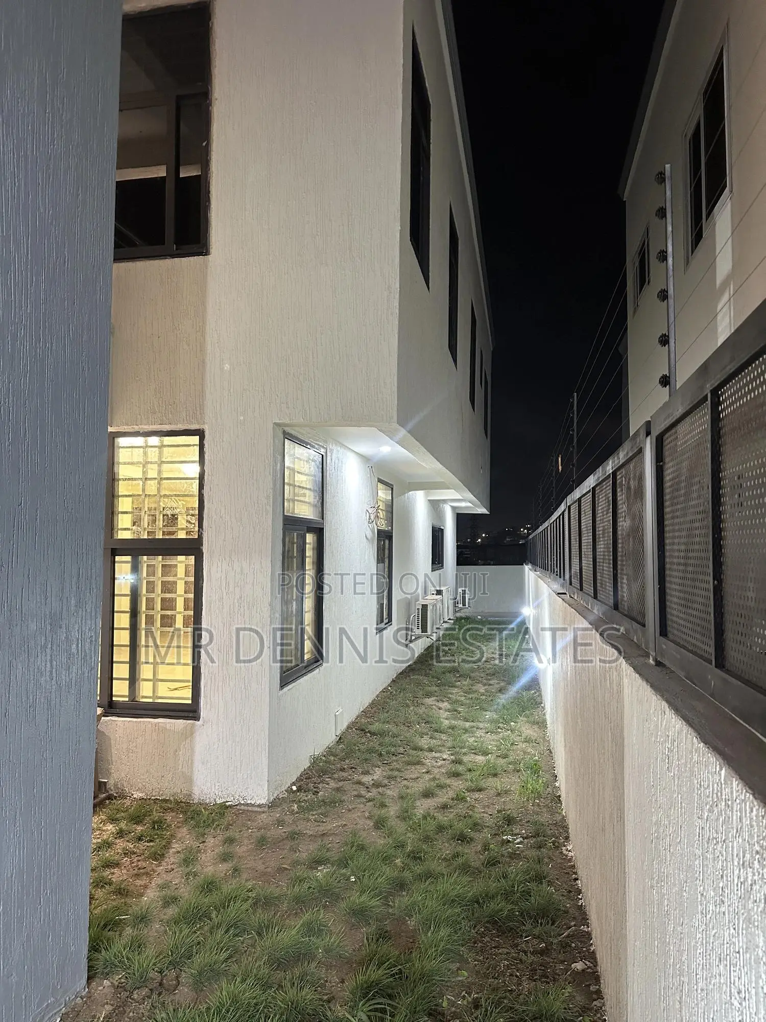 5bdrm House in Mr Dennis Estates, West Hills Mall Area for sale in West Hills Mall Area