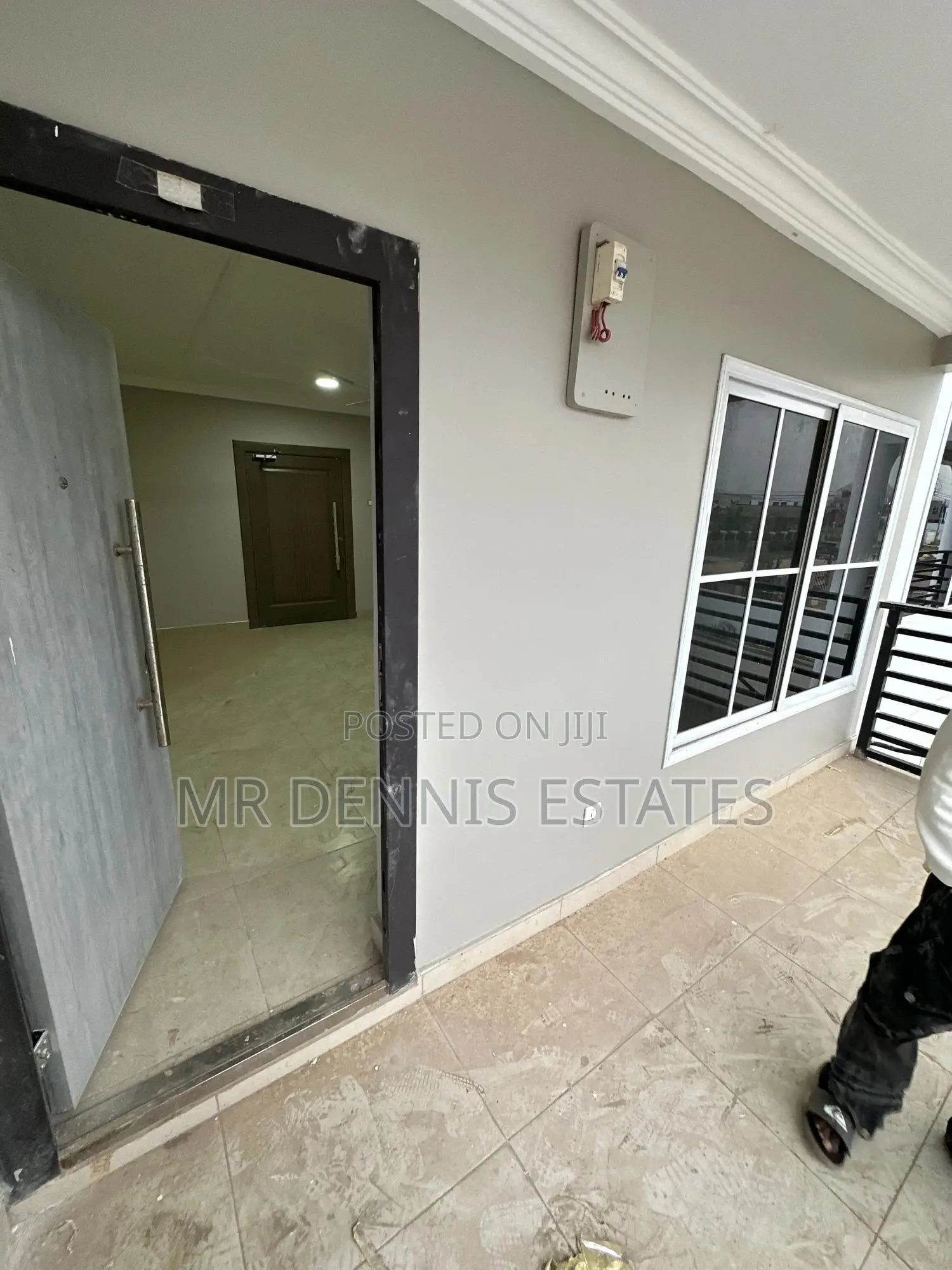 3bdrm Apartment in Mr Dennis Estates, Weija Junction for rent in Weija Junction