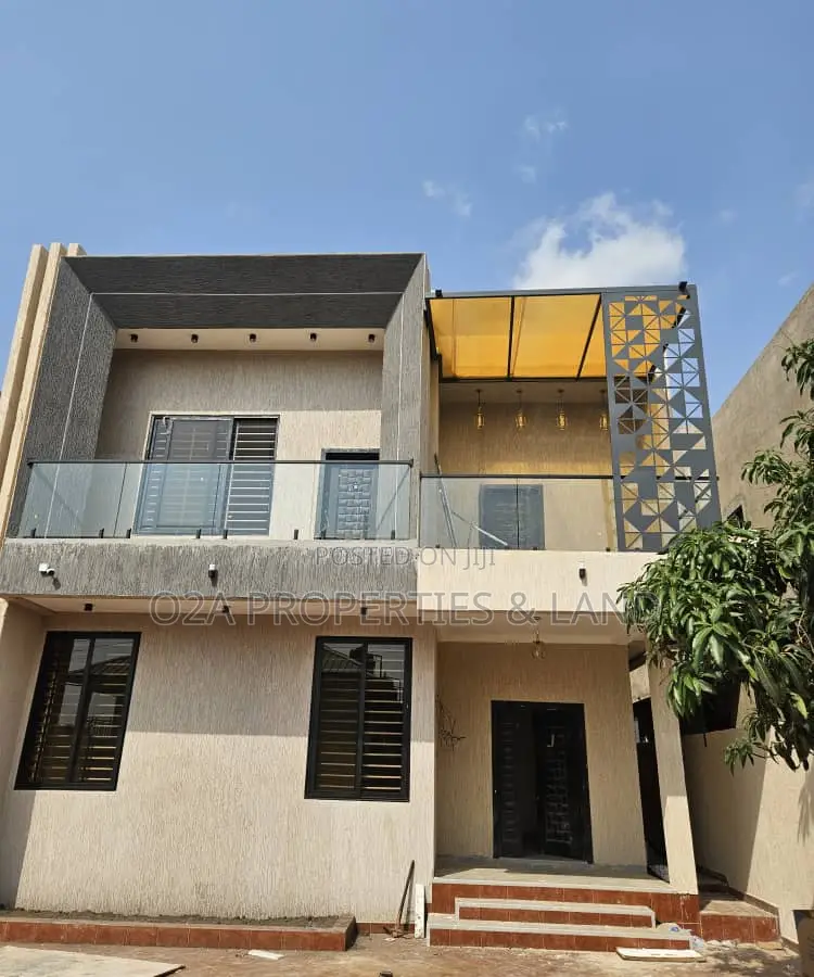 4bdrm House in Oyarifa, Ghana Flag for sale in Ghana Flag