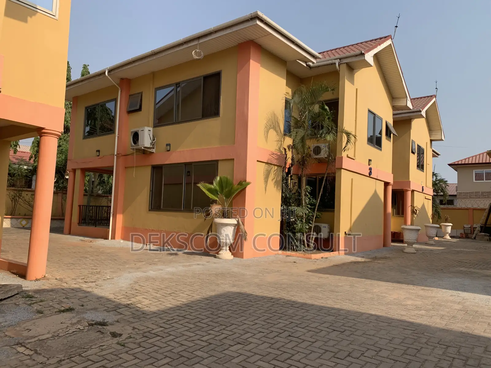4bdrm Townhouse / Terrace in North Legon for rent in North Legon