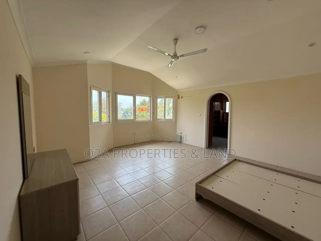 4bdrm House in Cantonments, Acquinas for rent in Acquinas