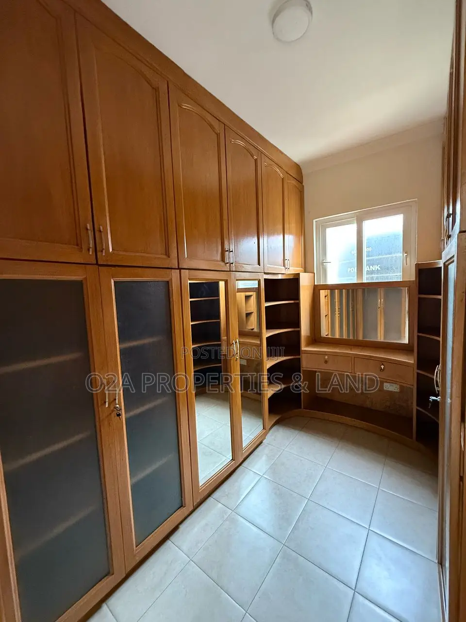 4bdrm House in Cantonments, Acquinas for rent in Acquinas