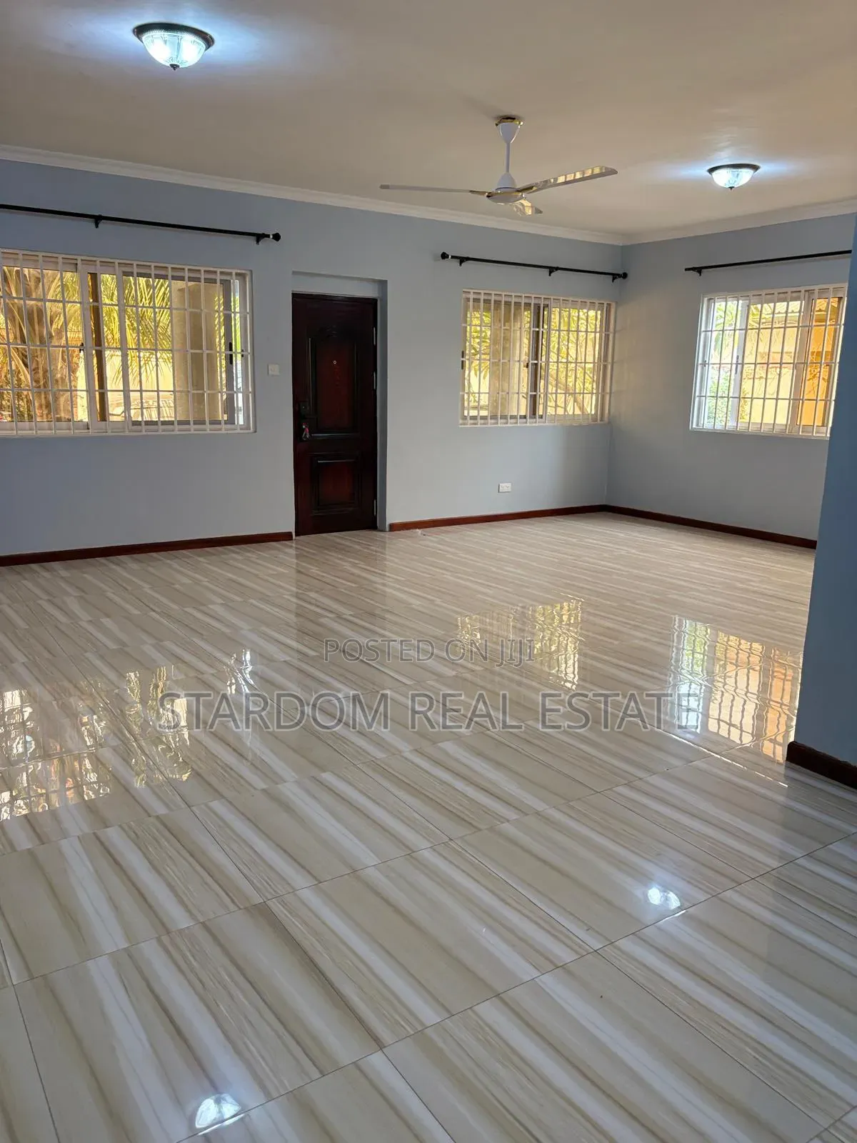 3bdrm Apartment in East Airport, Spintex for rent in Spintex
