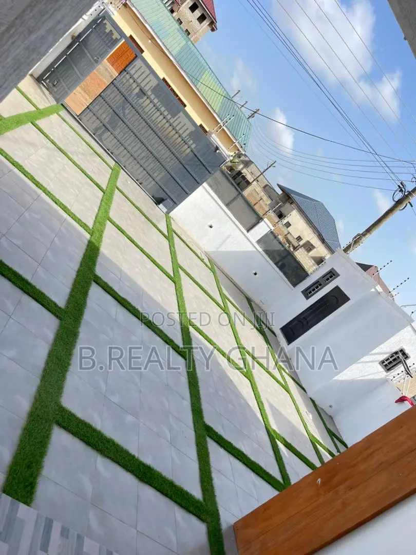 3bdrm House in Lakeside Estate, Ashaley Botwe for sale in Ashaley Botwe