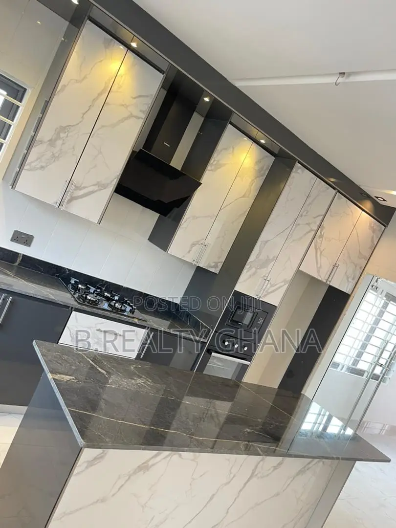 3bdrm House in Lakeside Estate, Ashaley Botwe for sale in Ashaley Botwe