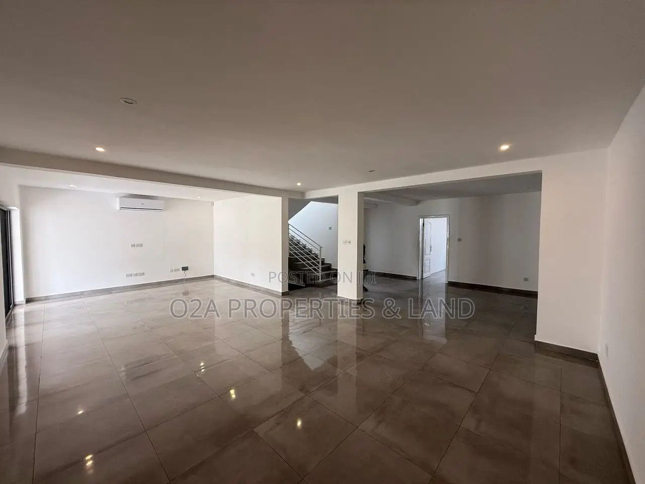 4bdrm House in Cantonments, Prisons for rent in Prisons