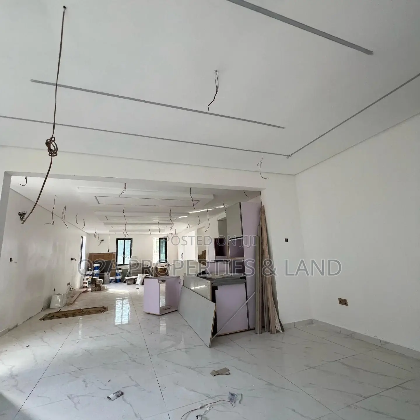 4bdrm House in East Airport for sale in Airport Residential Area