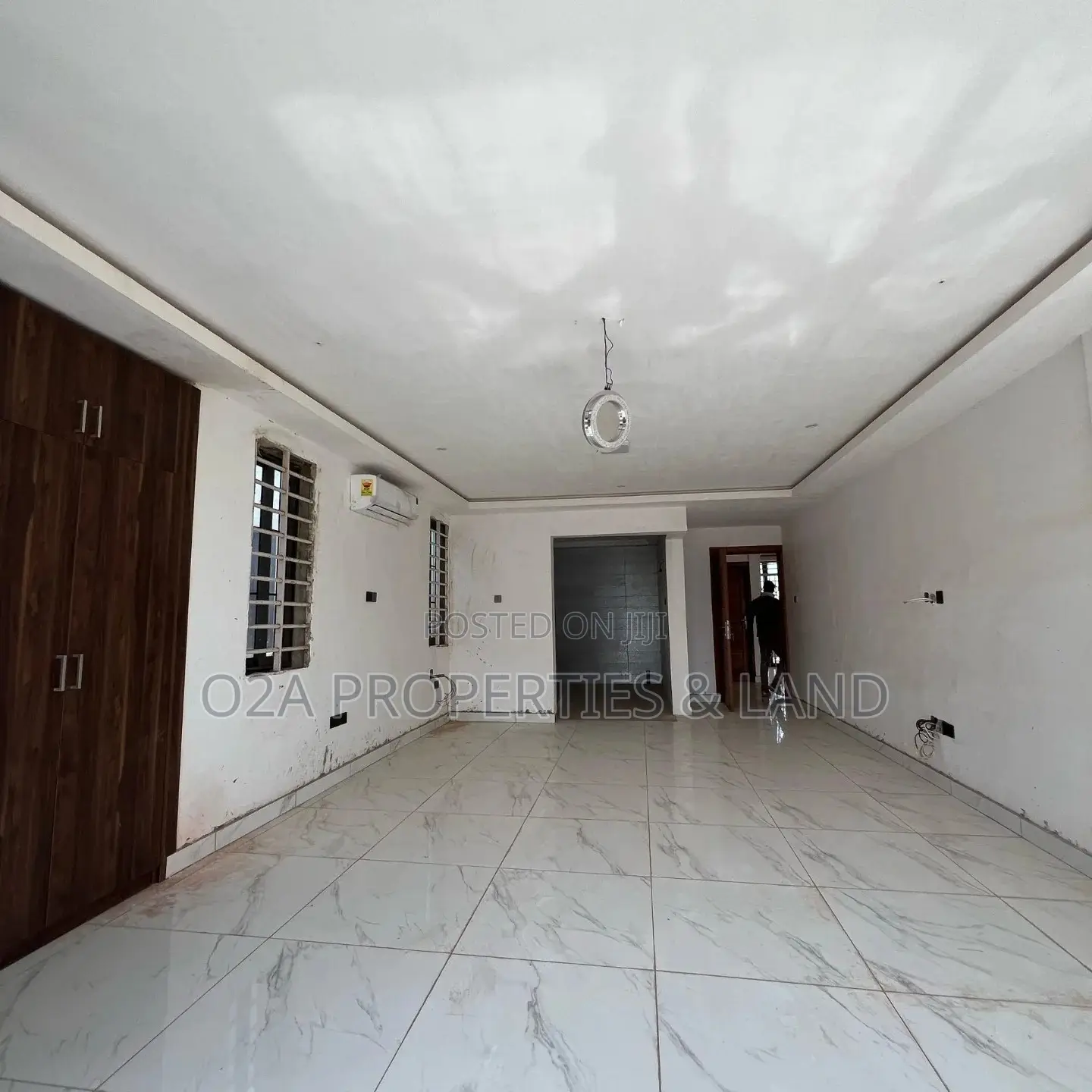 4bdrm House in East Airport for sale in Airport Residential Area