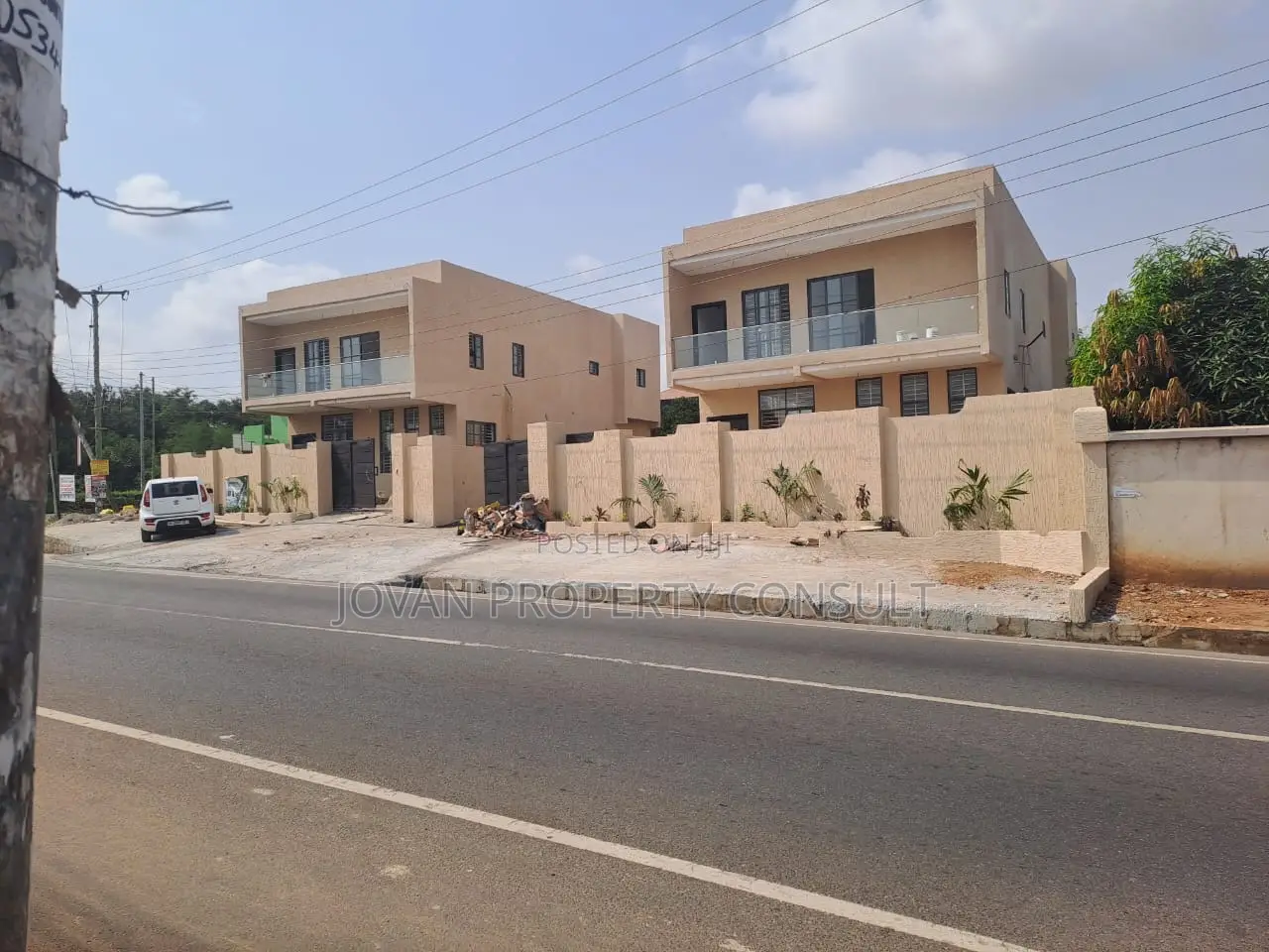 4bdrm House in West Land for sale in West Legon