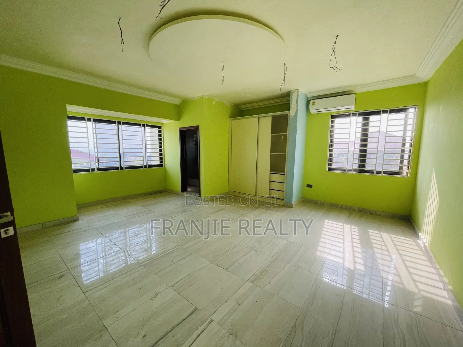 7bdrm House in West Hills Mall Area for sale in West Hills Mall Area