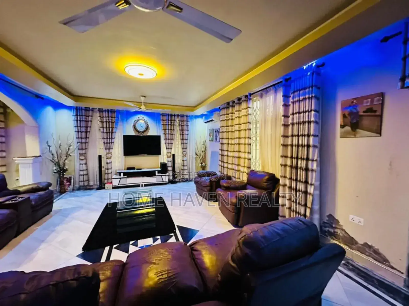 5bdrm House in Otinibi, Danfa for sale in Danfa