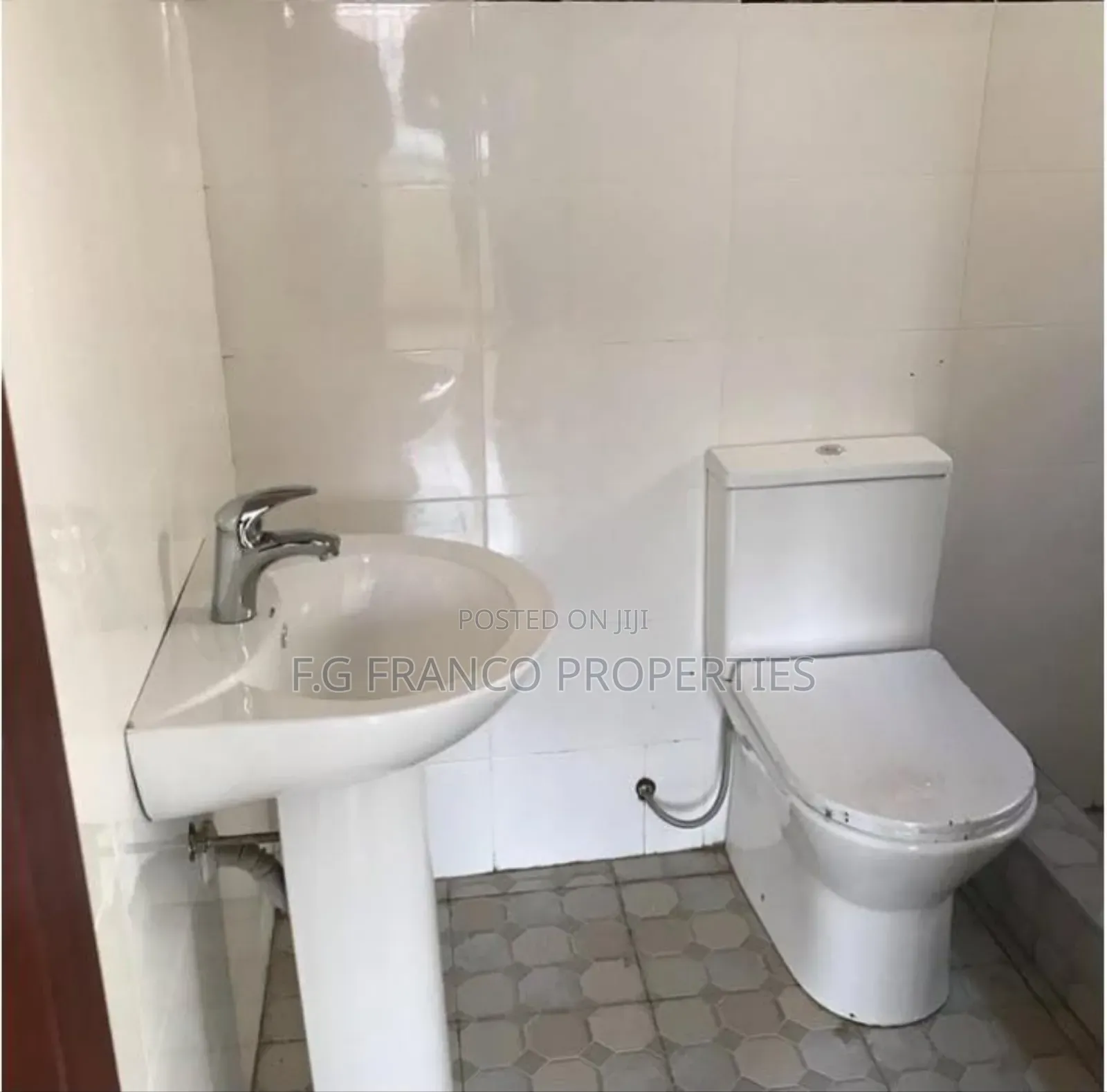 4bdrm House in Kg.Franco Properties, Nungua for sale in Nungua
