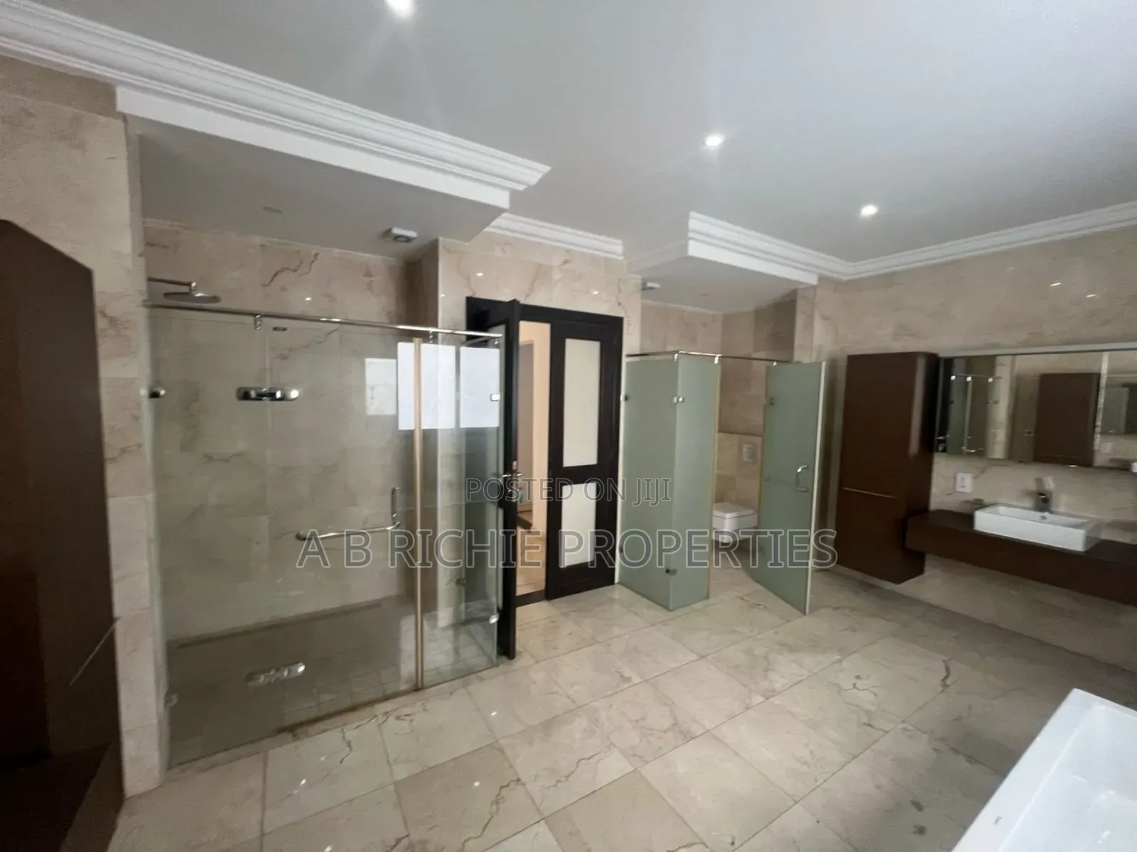 5bdrm Mansion in Ab Richie Properties, East Legon for sale in East Legon